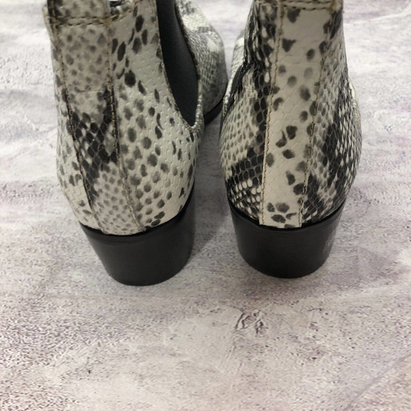NEW Blondo Womens Emelia Chelsea Bootie 7.5M Waterproof Leather Snakeskin Print - Picture 6 of 9